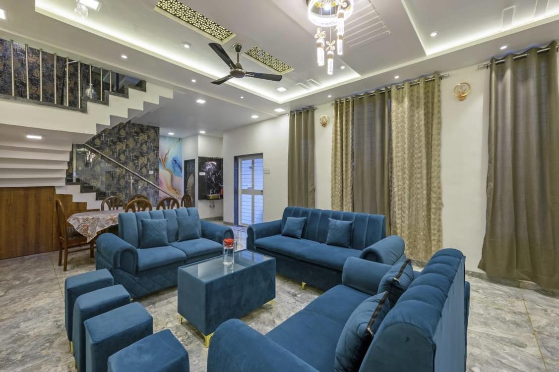 Fun Square Villa โลนาวาลา ภายนอก รูปภาพ